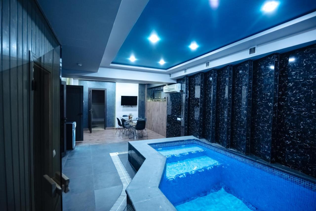 Golden Seconds Hotel Yerevan Exterior photo