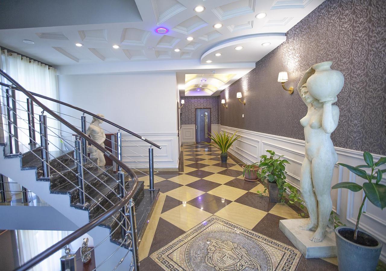 Golden Seconds Hotel Yerevan Exterior photo