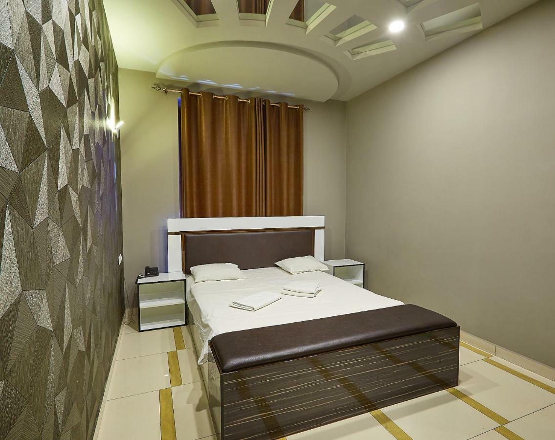 Golden Seconds Hotel Yerevan Exterior photo